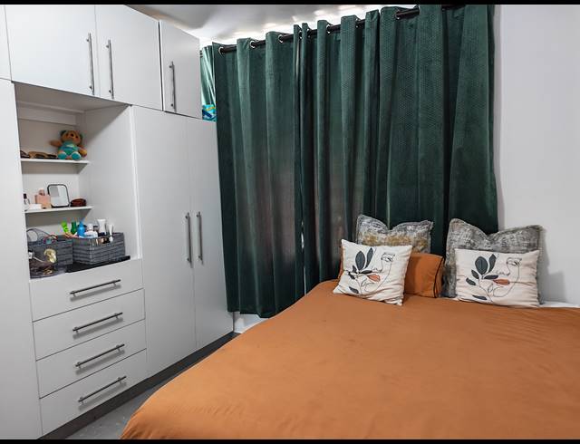 2 BEDROOM APARTMENT FOR SALE IN ESSENWOOD